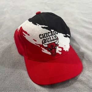 Vintage Chicago Bulls Snapback Hat Paint Splash Logo Athletic 90s Wool NBA Mens